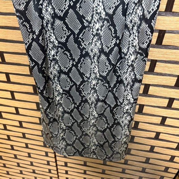 Vamp‎ Gray And Black Snakeskin Pattern Dress Size Small - Picture 4 of 6